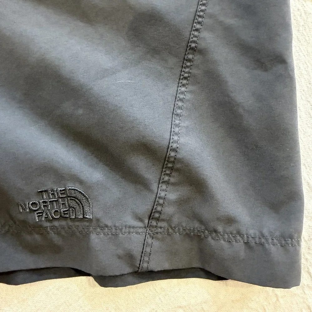 The North Face Class V Pathfinder Belted Shorts Men's Size Large Blue Hiking EUC
